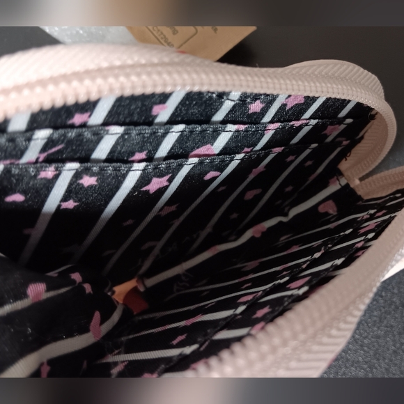 Betsey Johnson Pink Heart Wristlet (NWT) - Picture 4 of 4